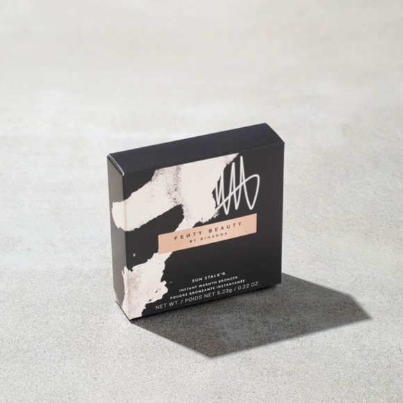 Fenty Beauty Sun Stalk'r Instant Warmth Bronzer - Private Island - Picture 4 of 8